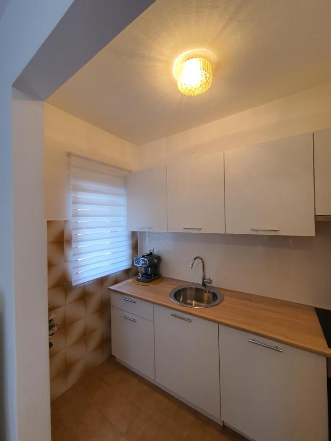 Apartments Luciana & Helena Pula Exterior photo